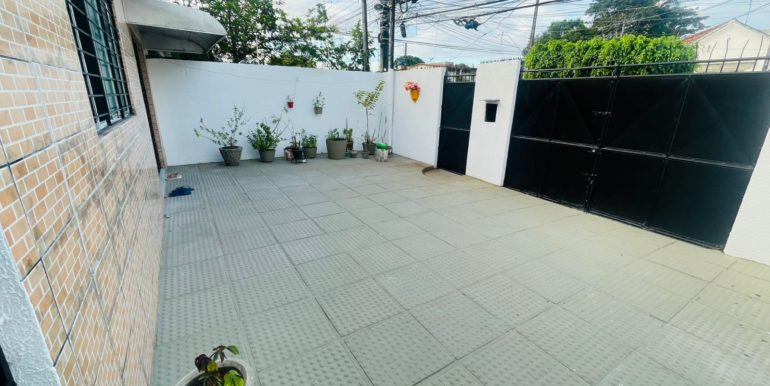 WhatsApp Image 2025-08-12 at 16.32.51 (2)