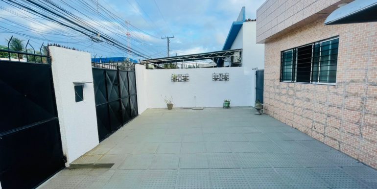 WhatsApp Image 2025-08-12 at 16.32.51