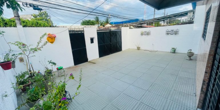 WhatsApp Image 2025-08-12 at 16.32.52