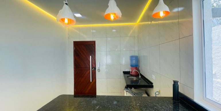 Cozinha americana com lustres